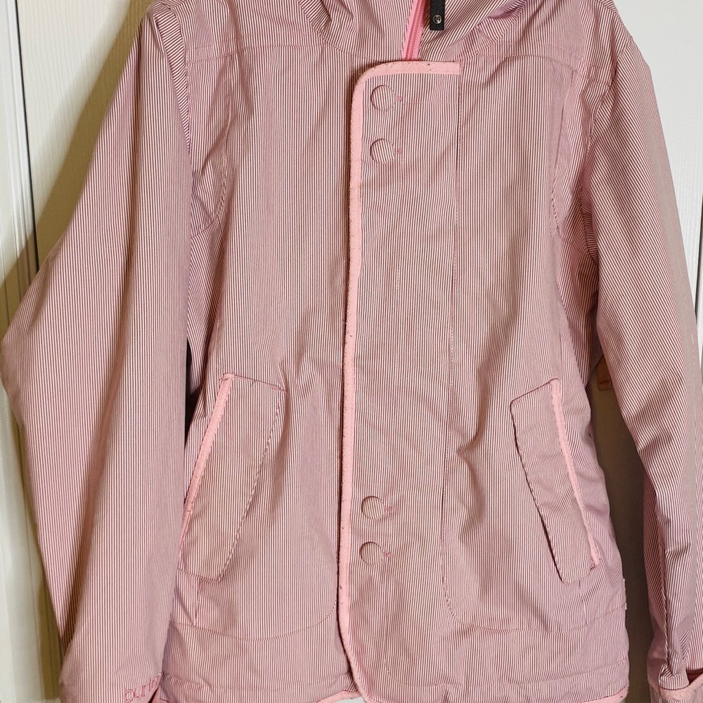 Burton ski/snowboard coat —  tons of features!